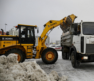 Клемешов раскритиковал подчинённых за снижение объёмов вывоза снега