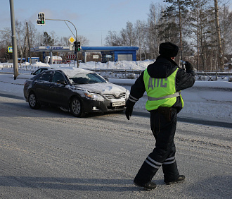 Непристёгнутых водителей начали штрафовать по камерам в Новосибирске