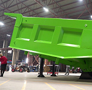 Новинки машиностроения: НовосибАРЗ презентовал карьерный кузов и автовоз