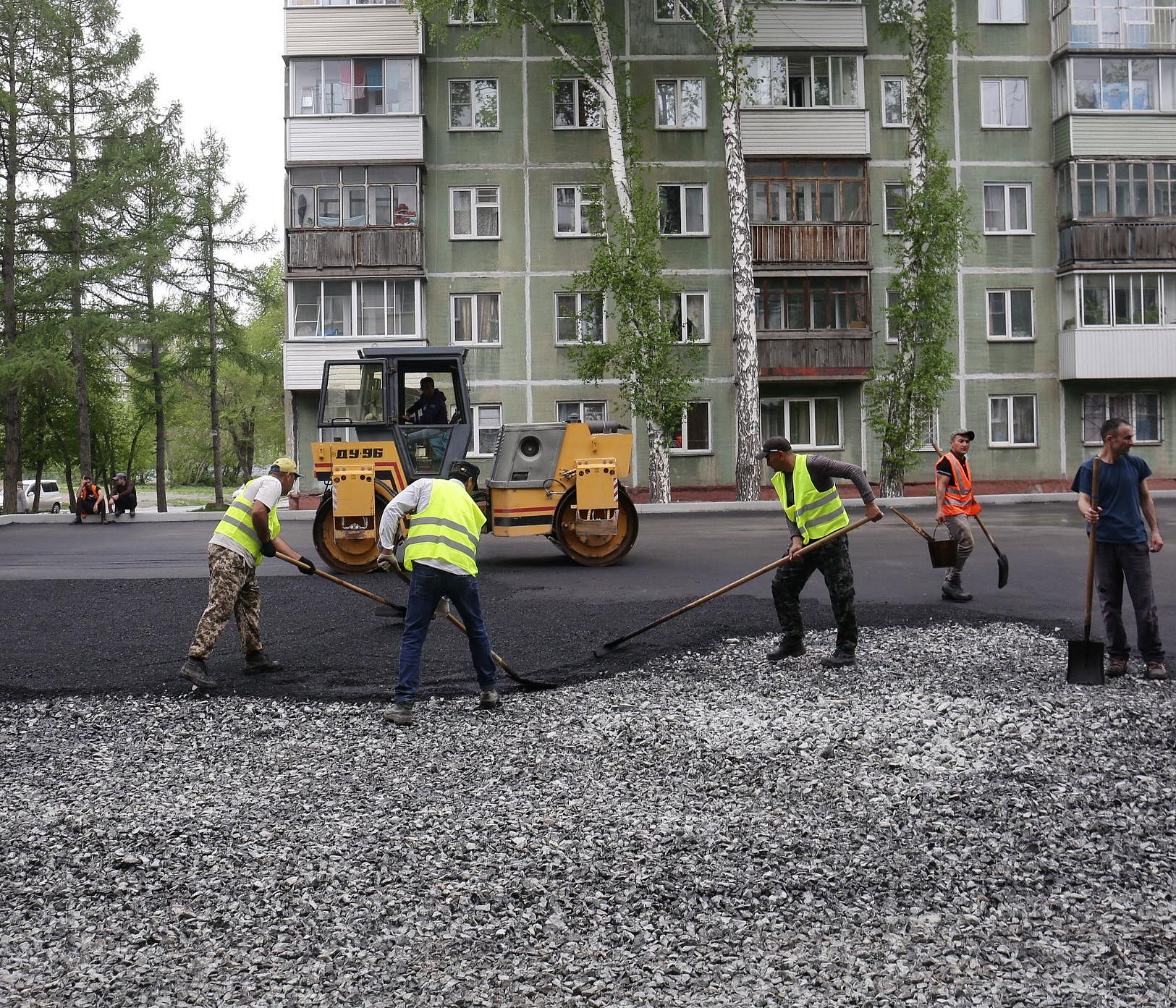 Больше 200 дворов благоустроят в Новосибирске этим летом