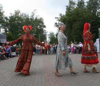 Фолк-фестиваль и модное дефиле: как отметят День города в районах