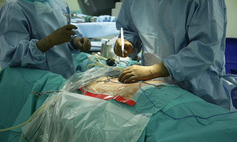 Новосибирский хирург дистанционно устранил аритмию пациенту из Шанхая