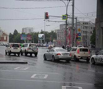 В ноябре ограничат работу платной парковки на Красном проспекте