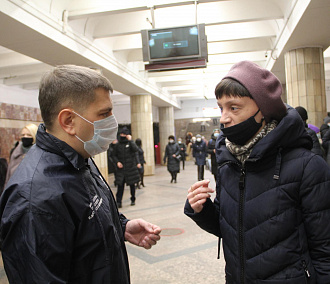 Четырёх пассажиров без масок выгнали из метро Новосибирска