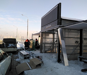 Остановки на дамбе Октябрьского моста встроили в пешеходную эстакаду