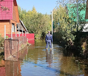 Затопило дачи в Первомайке — спасатели откачали 1200 кубометров воды