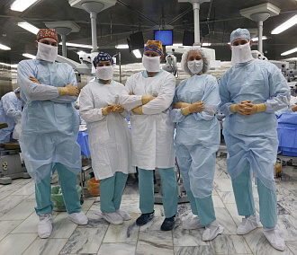 Разрезы без ножа и 3D-эффект: топ операций новосибирских офтальмологов