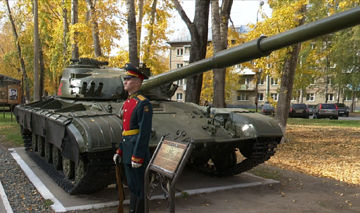 Парк «Патриот» с военной техникой открыли в микрорайоне «Гвардейский»