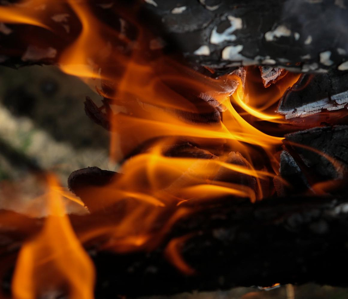 14 новосибирцев за год погибли в пожарах из-за непотушенных сигарет