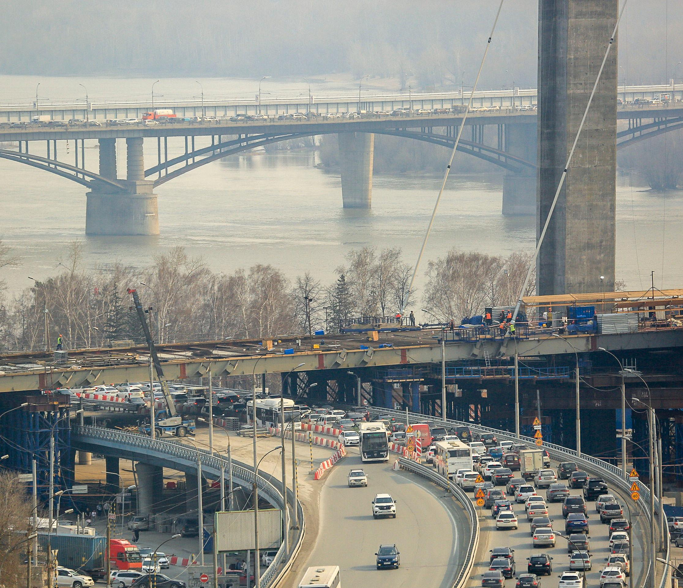 Суточный трафик четвёртого моста через Обь оценили в 70 тысяч машин