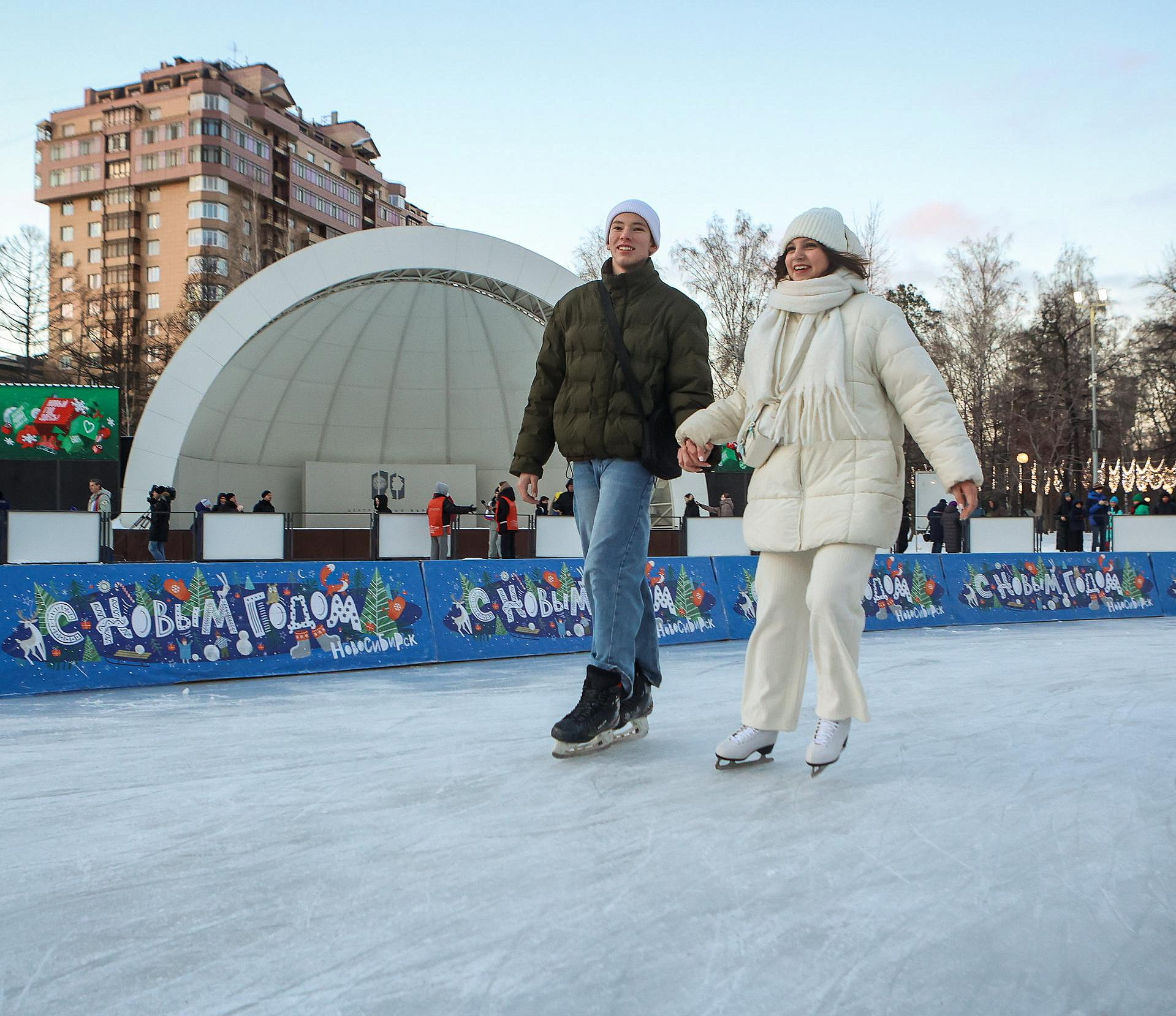 Первые в этом сезоне катки заработали в Новосибирске