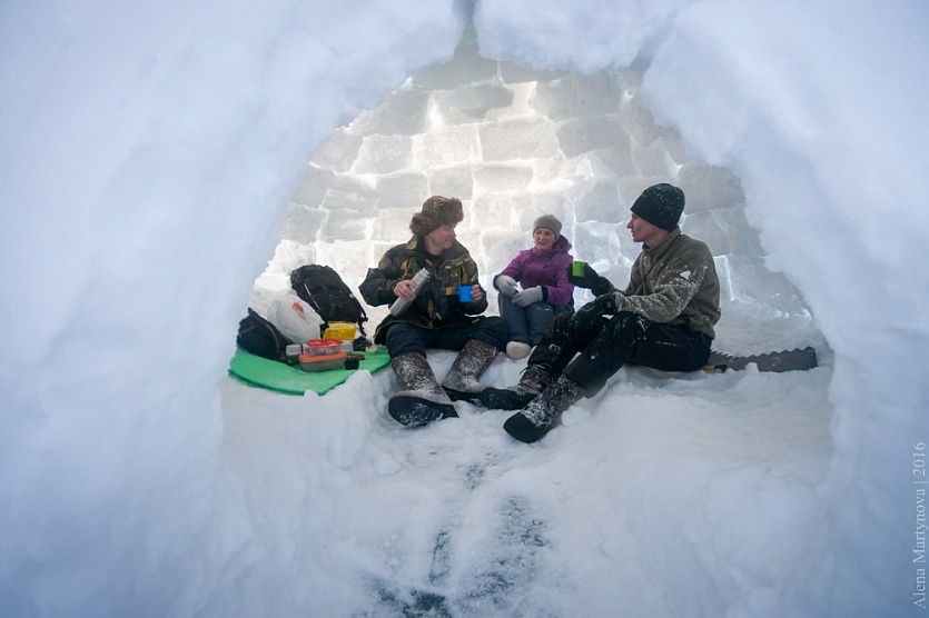 Температура в иглу. Аляска Эскимосы иглу. Иглу жилище эскимосов. Иглу внутри. Иглу эскимосов внутри.