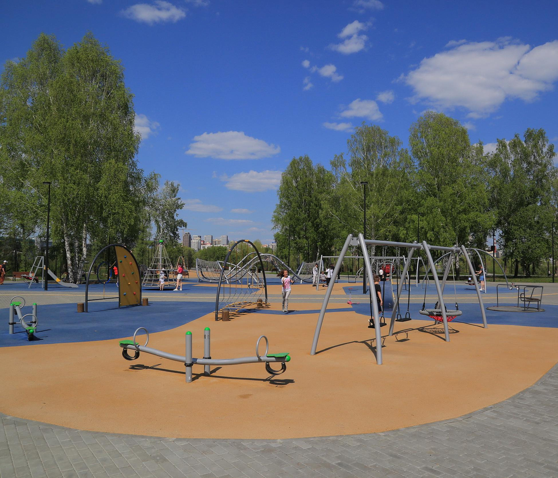 В новосибирский парк «Арена» провели свет и воду