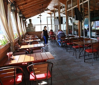 Столик на двоих: как кафе и рестораны будут выходить из карантина