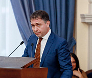Мэр Кудрявцев поздравил спикера горсовета с наградой от президента