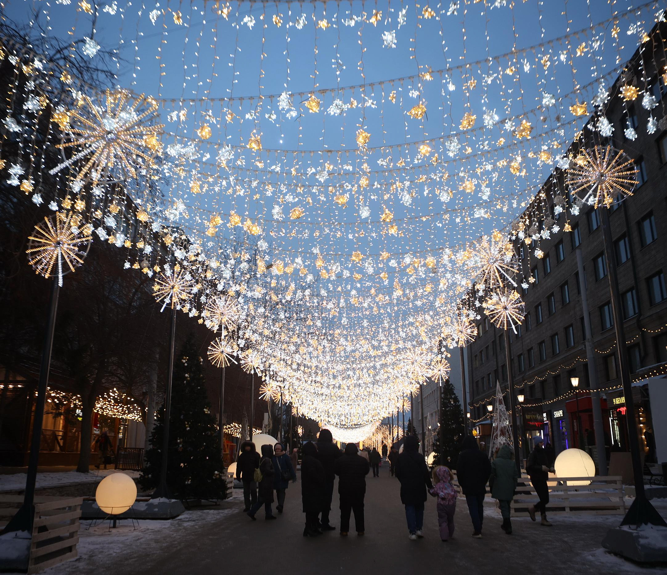 Когда на Ленина включат новогоднюю иллюминацию — рассказал мэр Кудрявцев