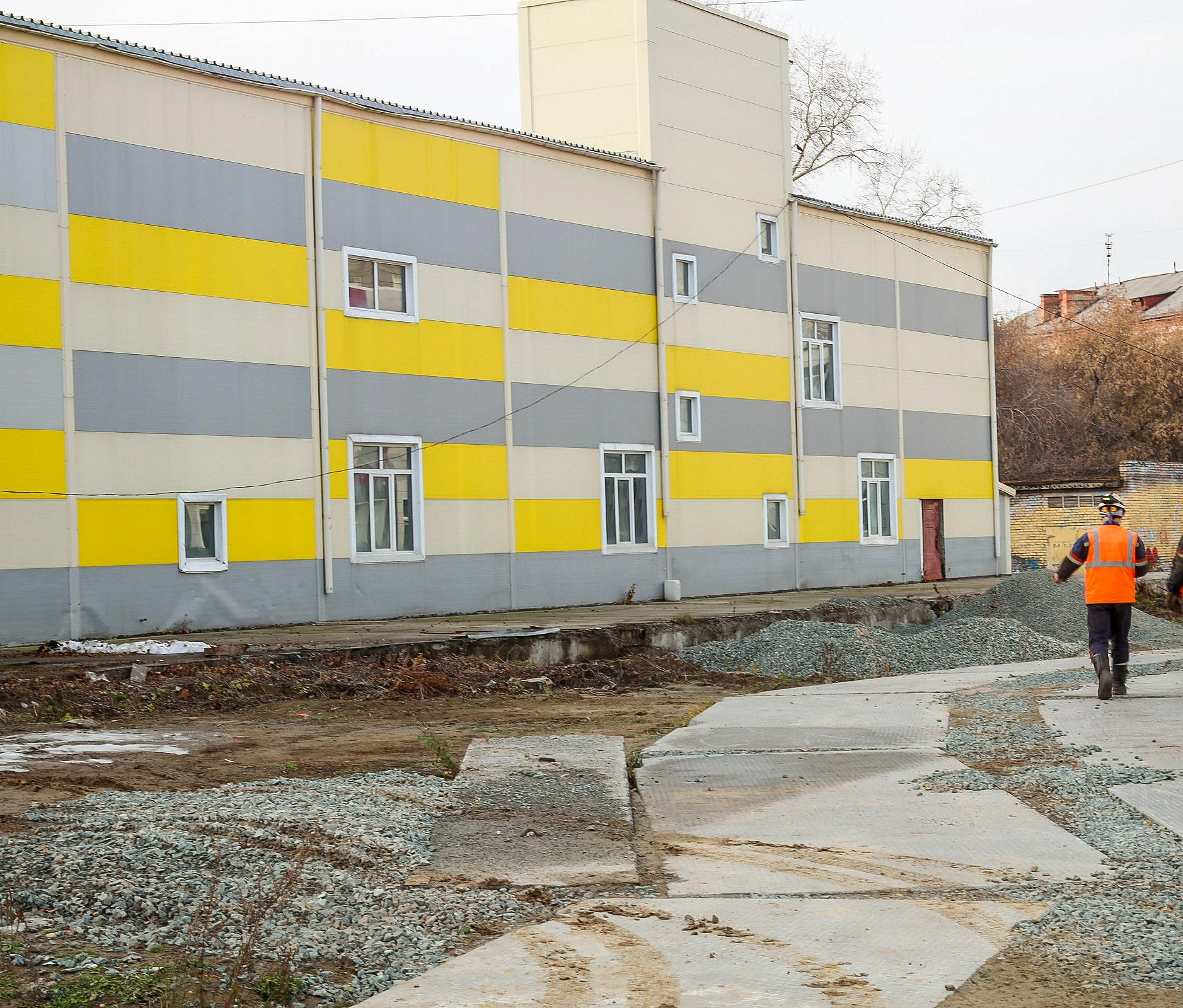 Долгострой со спортзалом у лицея №22 в Новосибирске завершат по КРТ