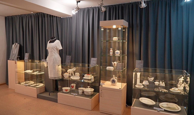 Шесть оттенков белого спрятали на необычной выставке в музее «Заельцовка»