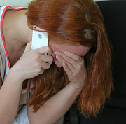 Улыбнуться и поднять руки: как вовремя распознать инсульт — ответила врач