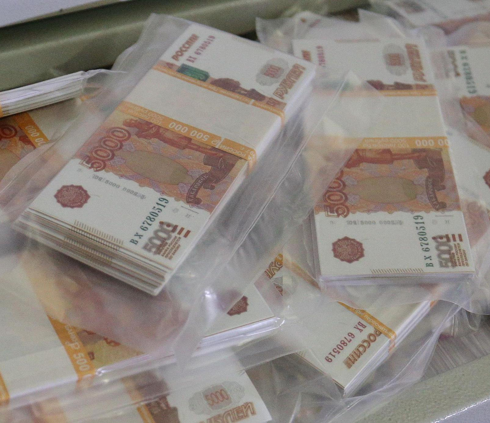 4 миллиарда выделили на повышение зарплат новосибирским бюджетникам