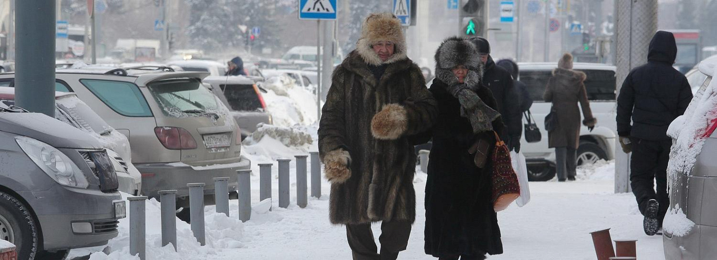 Сильные морозы в новосибирске. Потепление зимой. Как одеваться в Новосибирске зимой. Сильный Мороз на улице. Новосибирск Морозы 50 градусов.