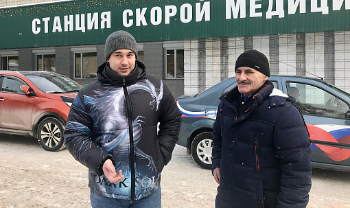 Фельдшер скорой помощи в Новосибирске спас врача от удара ножом