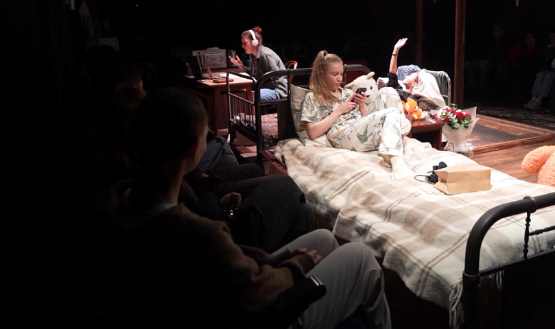 «Трёх сестёр» в условиях ковида показали на фестивале «Гравитация»