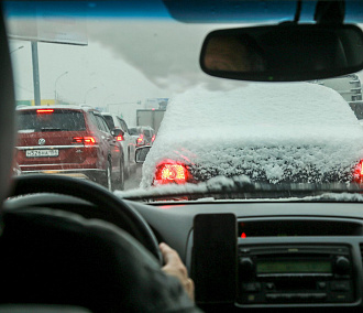 Штормовое предупреждение объявили на трассах Новосибирской области