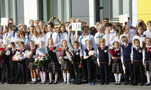 Типовые и красивые: две школы открыли 1 сентября в Новосибирске