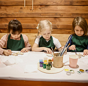 Чудо-фабрика: как в Новосибирске дети создают игрушки на настоящем станке