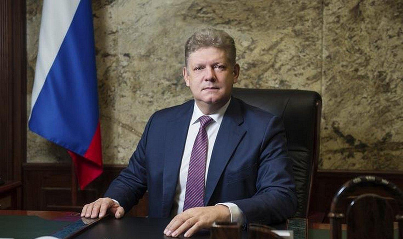 Полпред Анатолий Серышев поздравил медиков с профессиональным праздником