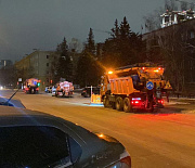 Лёд на тротуарах в центре Новосибирска успели вскрыть до похолодания