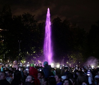 В какое время работает новый фонтан в Центральном парке