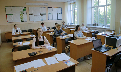 Результаты ЕГЭ рискнули оспаривать 889 выпускников в Новосибирской области