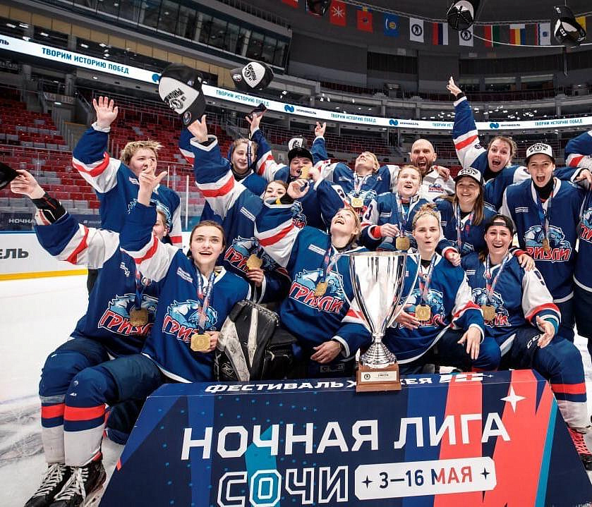 Хоккеистки из Новосибирска вступят в схватку за титул чемпионок России