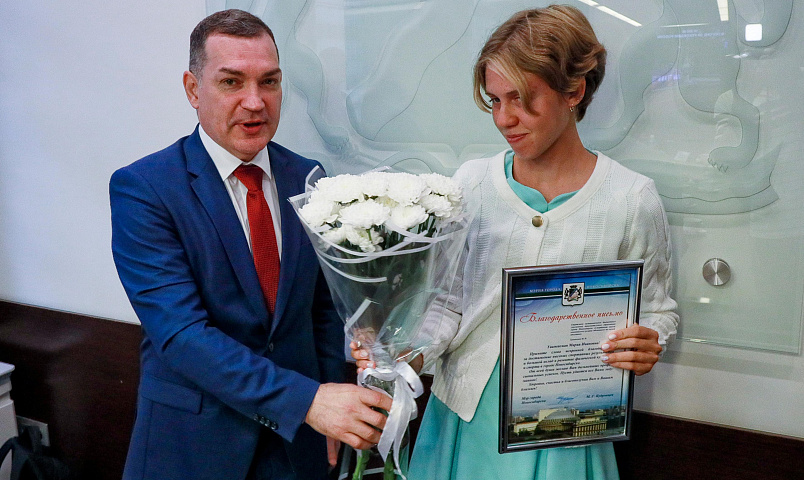 Легкоатлетка Ермакова рассказала мэру Кудрявцеву о победе в Казани