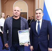 Мэр Кудрявцев наградил лучших тренеров Новосибирска