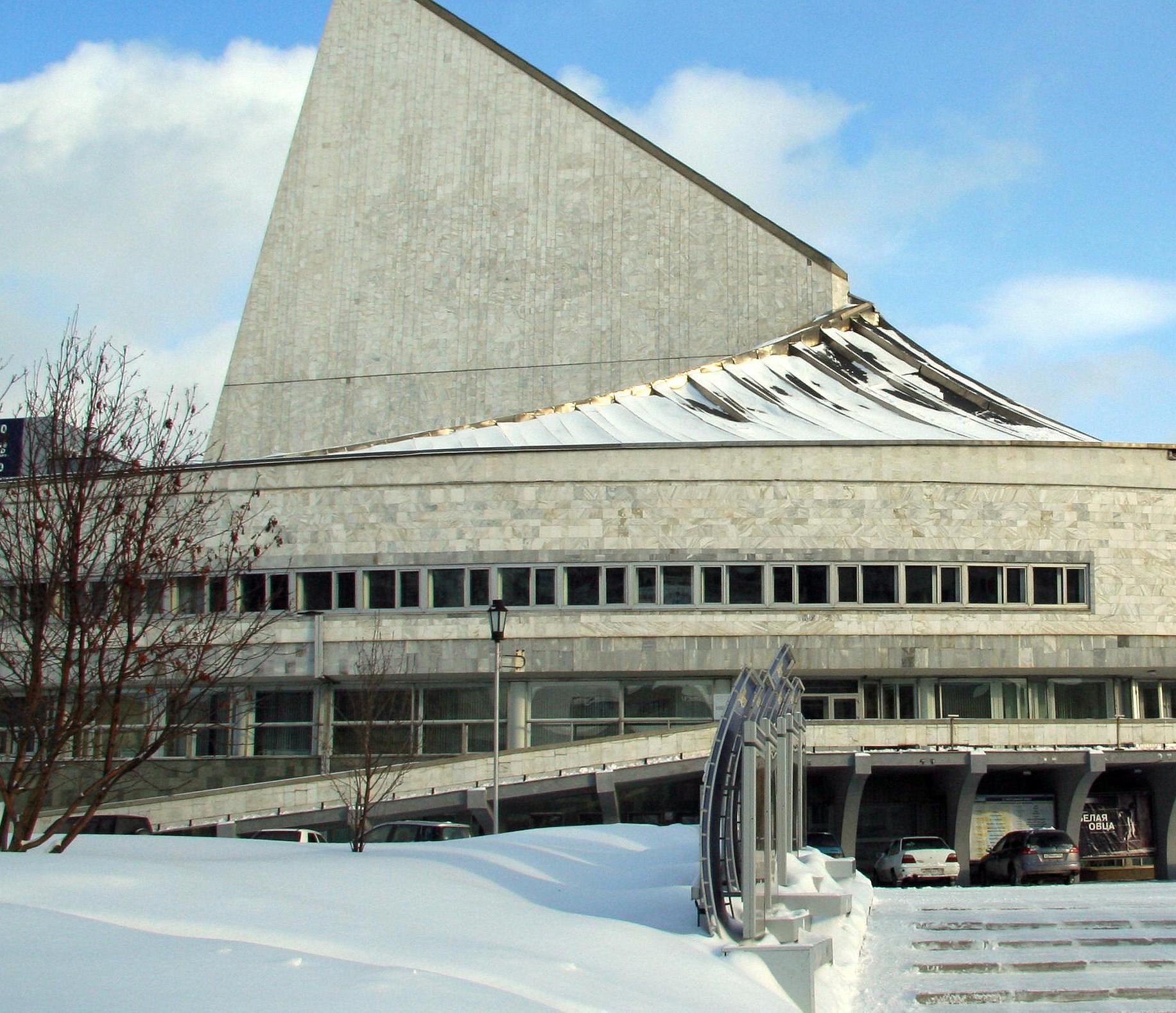 Доверчивая «Яга» закрыла превью Рождественского фестиваля в «Глобусе»