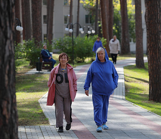 Больше 20 тысяч пожилых новосибирцев получают социальную помощь