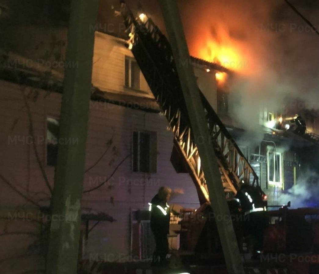 20 семей из сгоревшего барака получат поддержку от мэрии Новосибирска