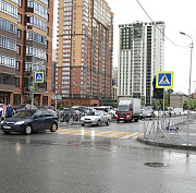 Собирающий автомобили на улице Дачной светофор отрегулируют