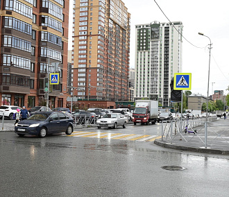 Собирающий автомобили на улице Дачной светофор отрегулируют