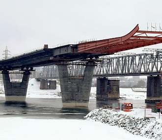 В Новосибирске пролёты четвёртого моста дотянули до правого берега