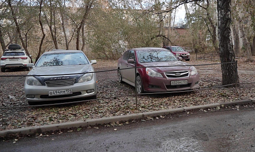 «Завешивают номера»: автохамы из Кировки играют в прятки с «ПаркНетом»