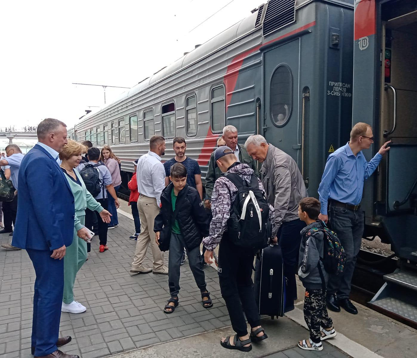 Первые 50 детей из Донбасса прибыли на отдых в Новосибирскую область