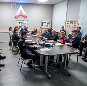 Эффективные методы поддержки бойцов обсудили в центре содействия СВО