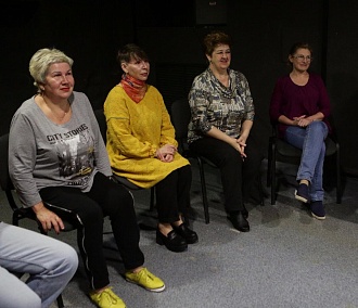 «Вечно молодые». Как новосибирские пенсионеры становятся актёрами театра