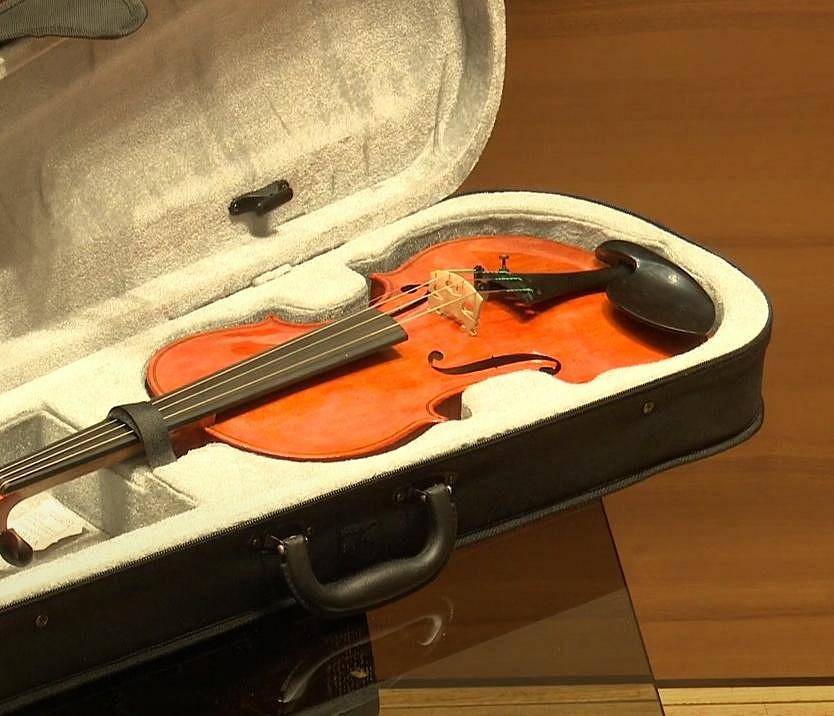 На скрипках из ЛНР сыграли музыканты новосибирской филармонии