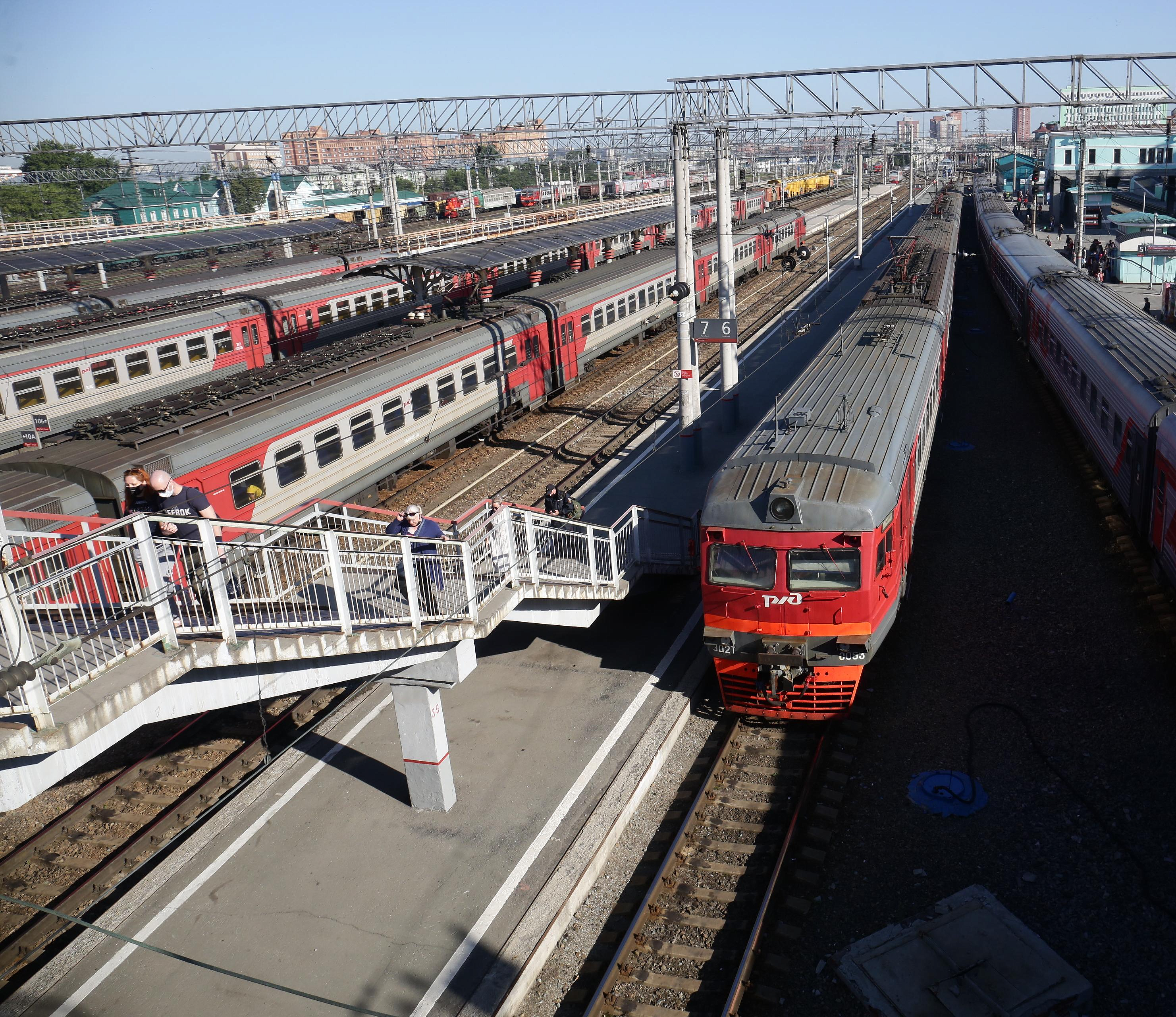 Почему новосибирцы стали всё чаще попадать под поезда — объяснили в ЗСЖД