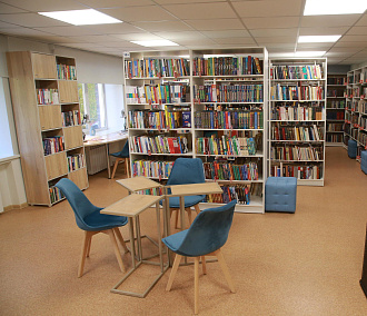 Модельную библиотеку с пнём желаний открыли в Первомайском районе